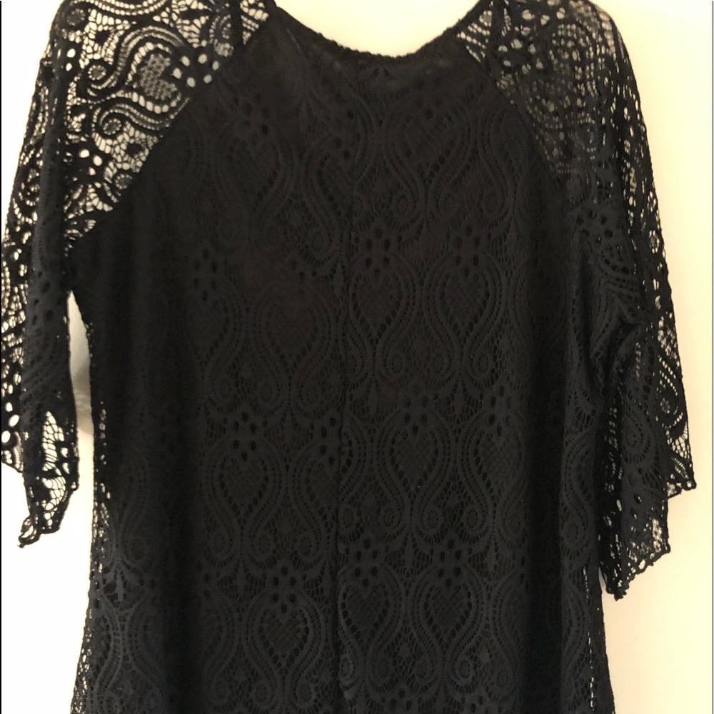 Black lace 3/4 length sleeve top